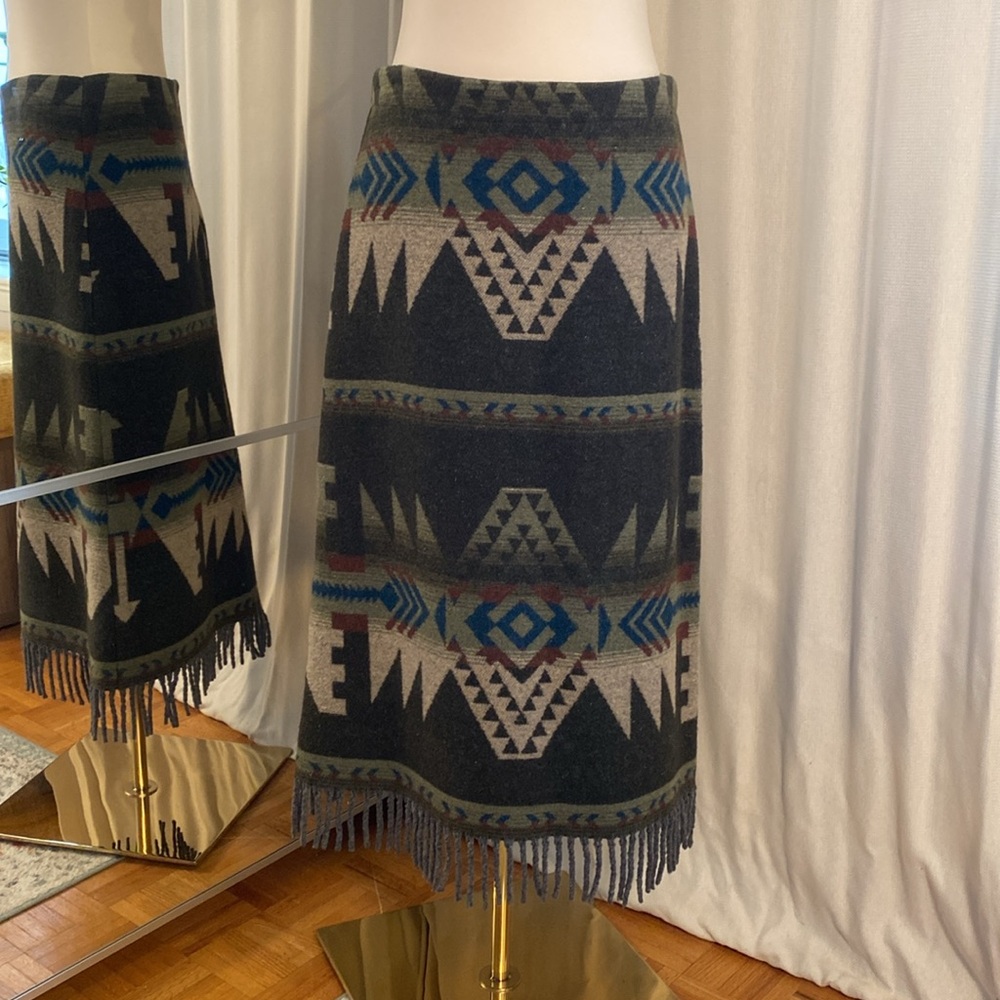 True Grit Women’s Blanket Fringe Skirt Size 8 Southwestern Tribal Wool Blend - Picture 3 of 17